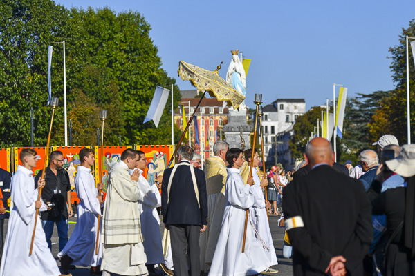 Procession eucharistique - Vendredi 4 octobre 2024